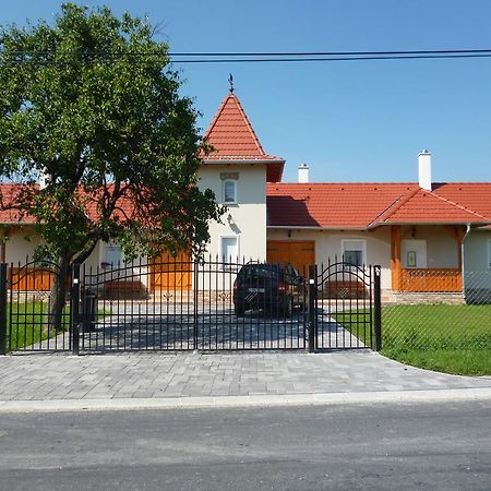 Nagybajcsi Koertefa Vendeghaz Daire Dış mekan fotoğraf